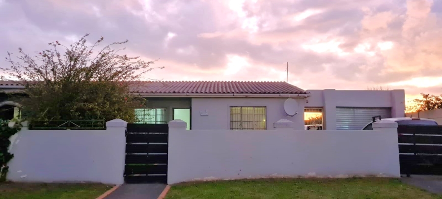 3 Bedroom Property for Sale in Deaconville Western Cape